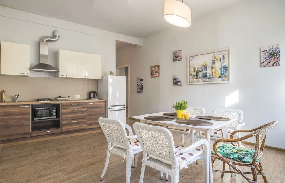 Greystone Suites & Apartments