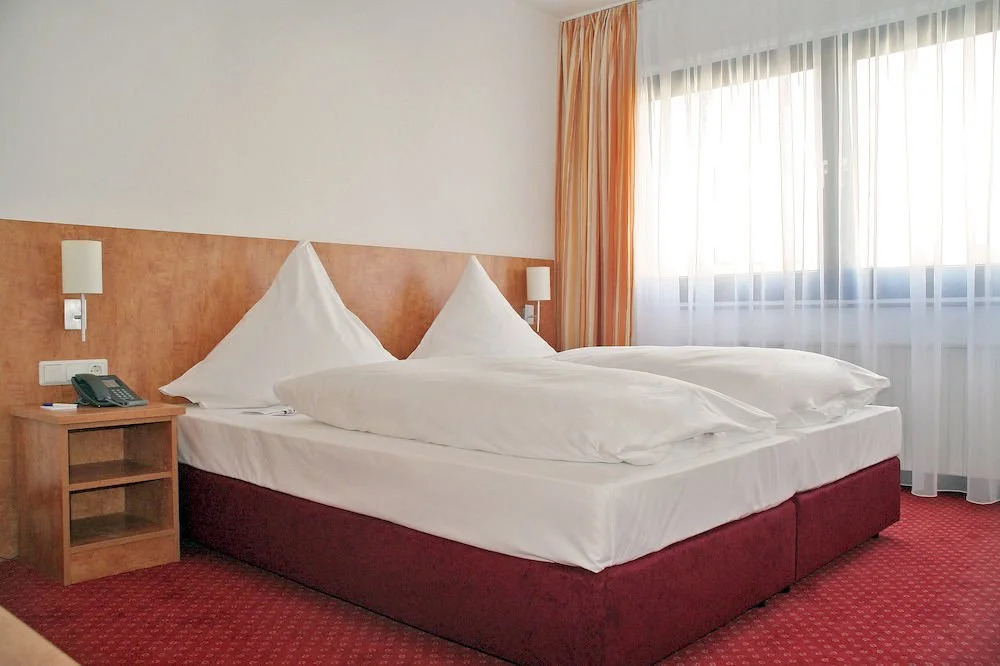 CityClass Hotel Atrium Budget