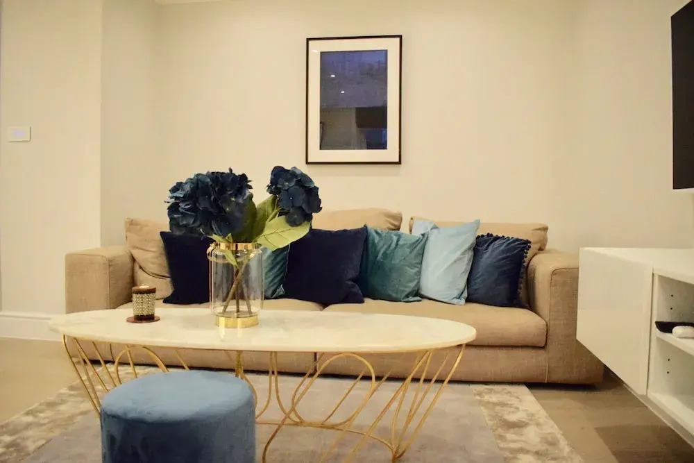 2 Bedroom Apartment in Great Location