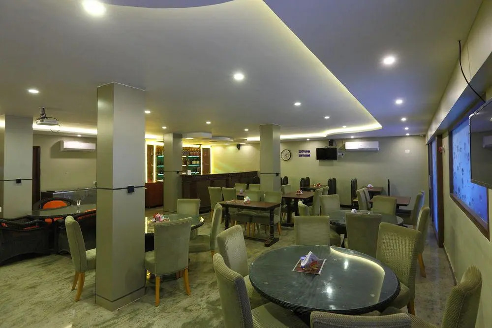 OYO 5446 Hotel Maharajay