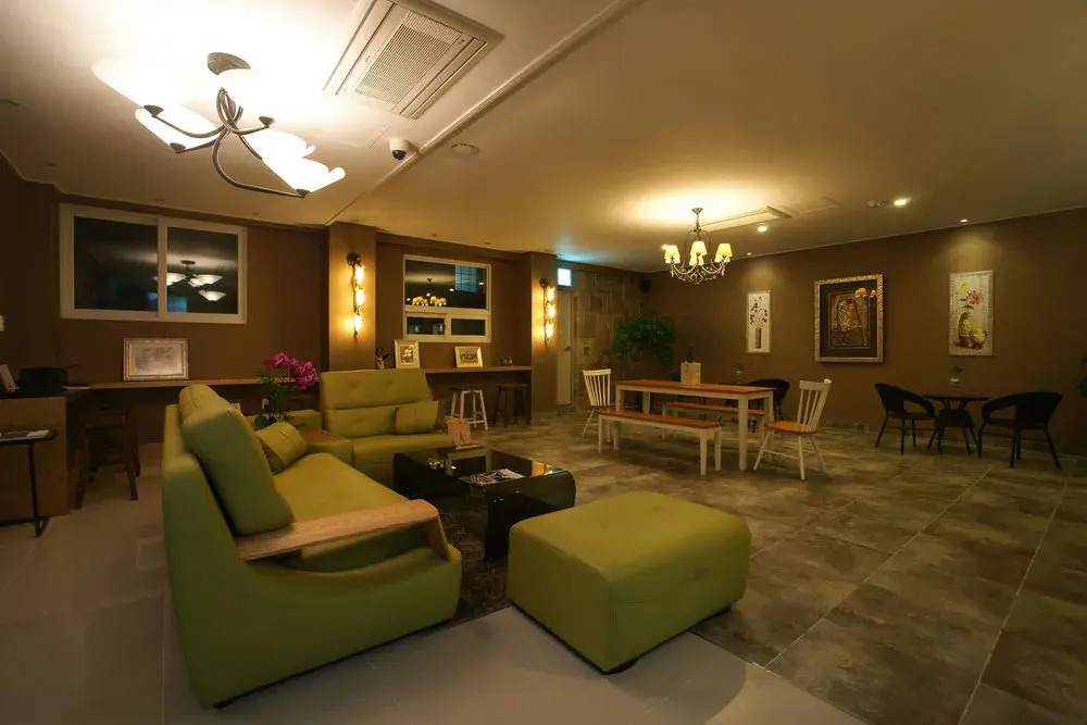 Orange Tree Hotel