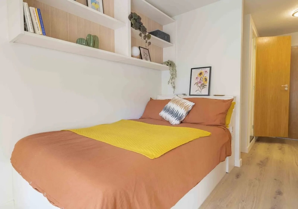 For Students Only - iQ Bristol by Bus Station and 15 Min to Uni