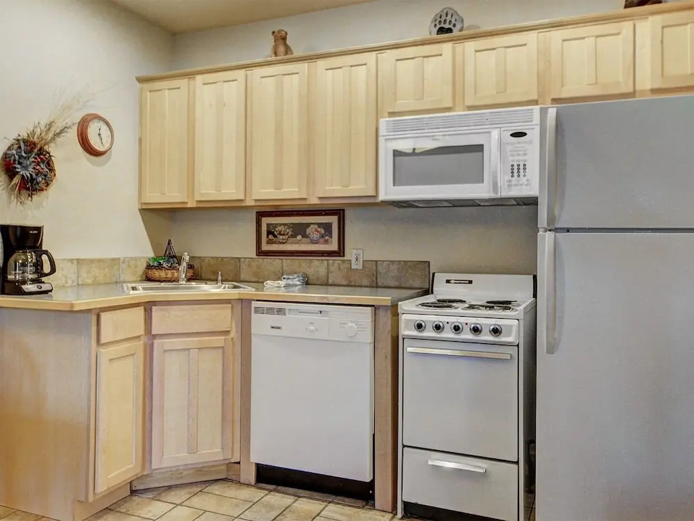 Eagle Fire Lodge & Cabins