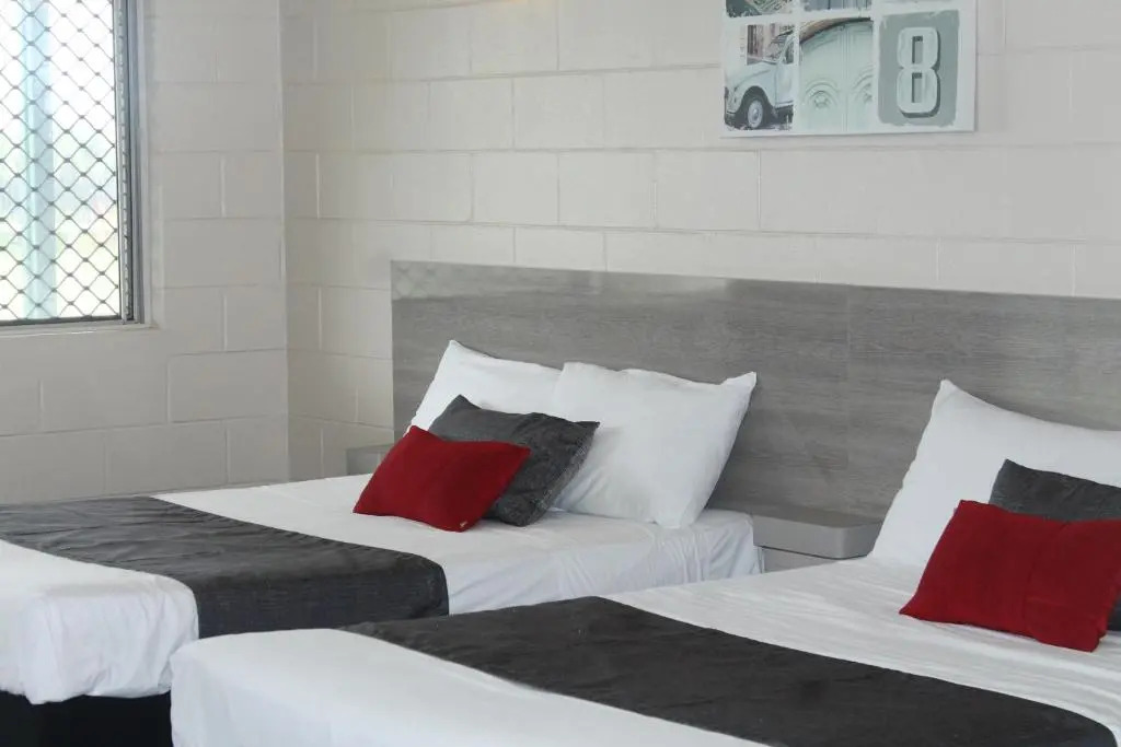 Sarina Beach Motel
