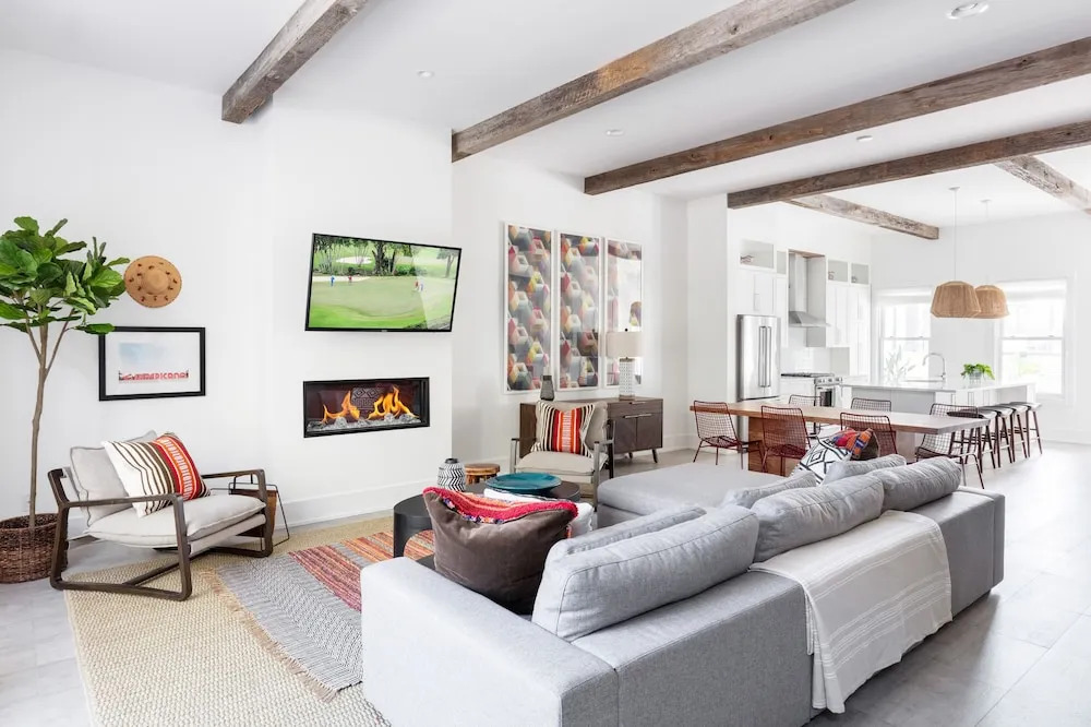 Historic District Charmer - 3 Br Townhouse