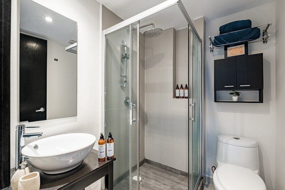 2BR Luxury Stay Mundial 2026 Skyline Views