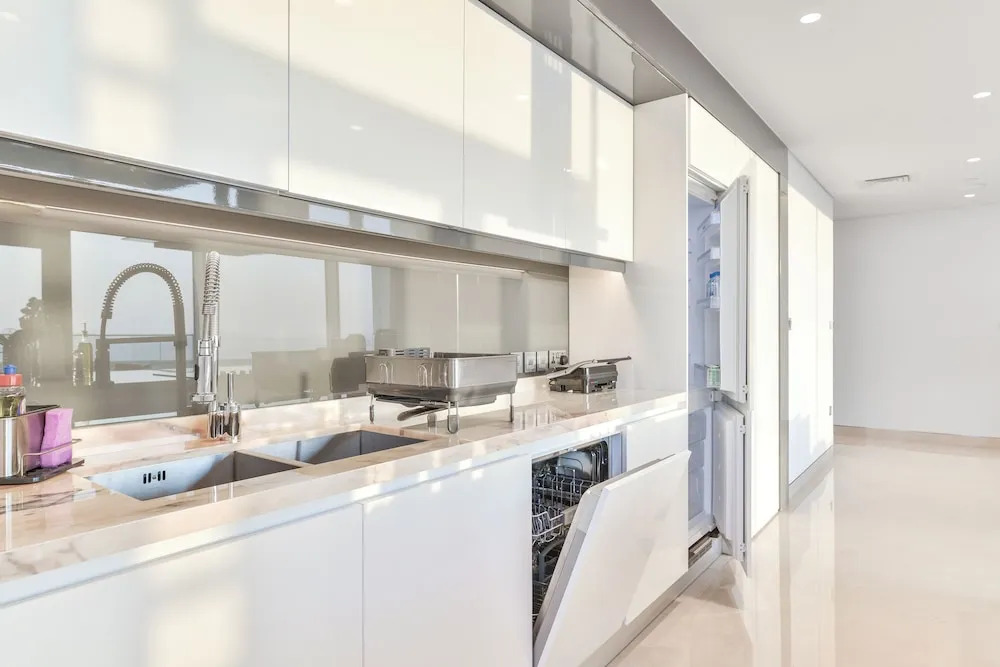 Posh Oceanfront 2BR in Bluewaters Island