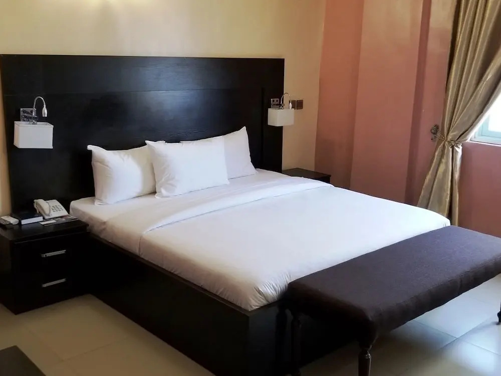 Nandas Hotel