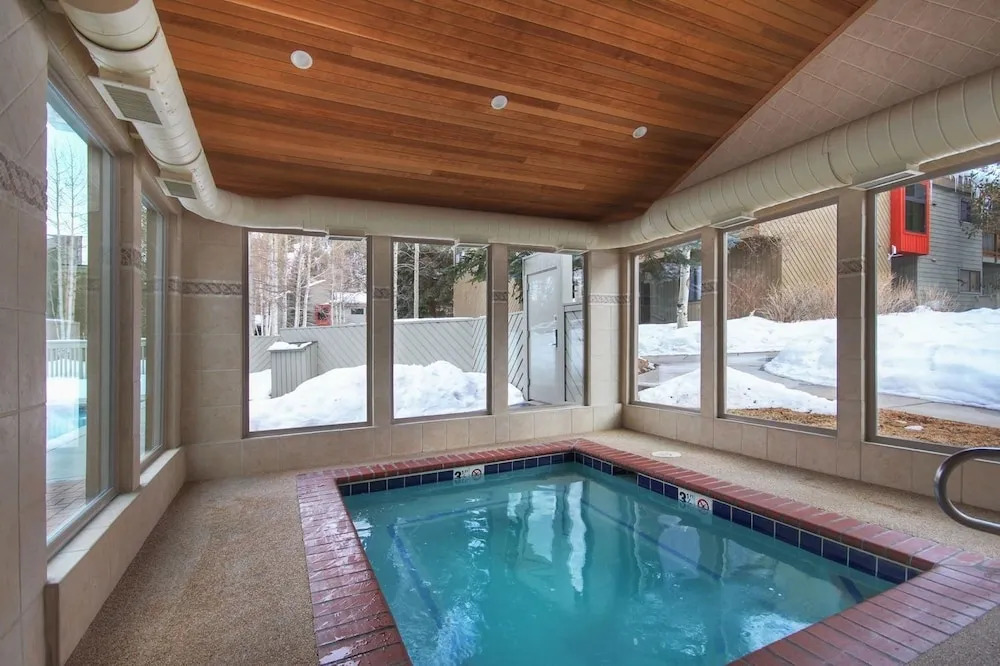 1196 Flying Dutchman 1 Bedroom Condo by RedAwning