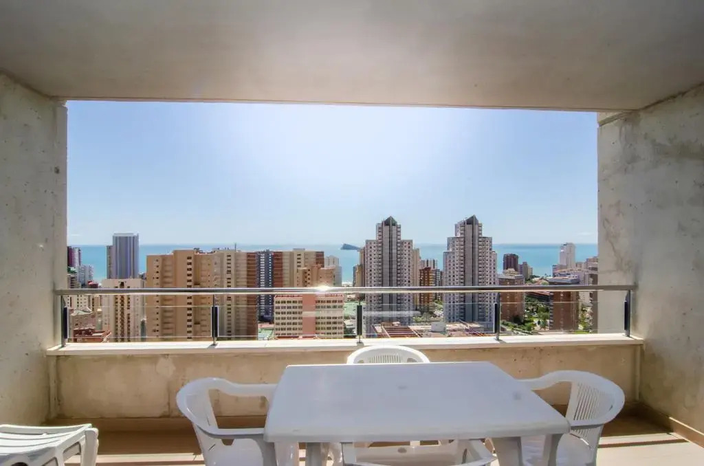 Apartamentos con terraza Torre DOboe by Renthas