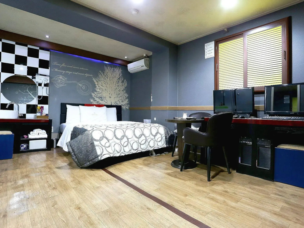 Shim Hotel
