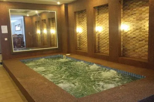 Holiday Hotel
