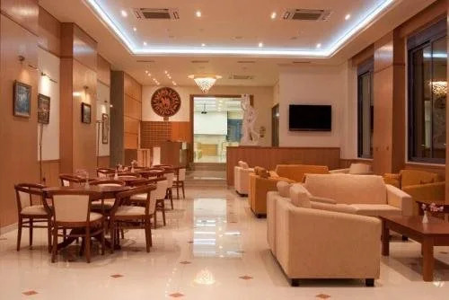 Saronis Hotel