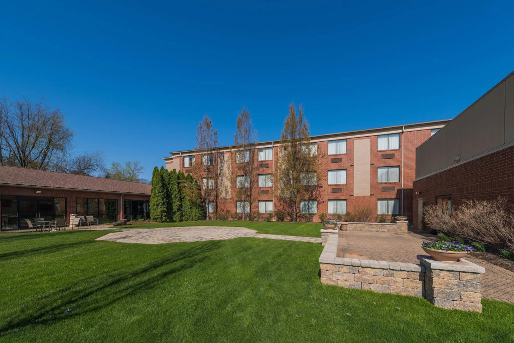 DoubleTree by Hilton Akron Fairlawn