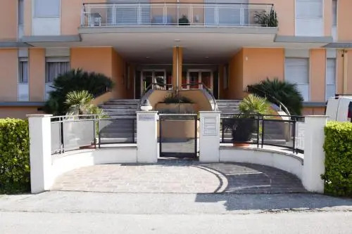 Vistamare Apartments