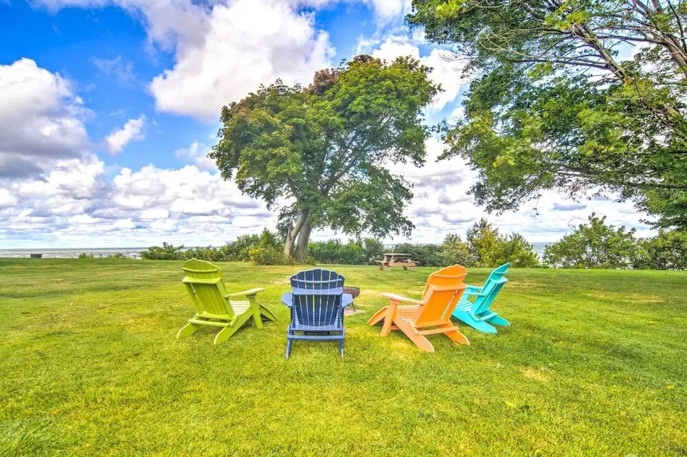 Private Waterfront Lake Erie Home w/ BBQ Patio