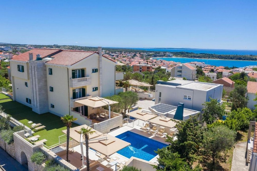 Sargas Suite 5 With Pool View