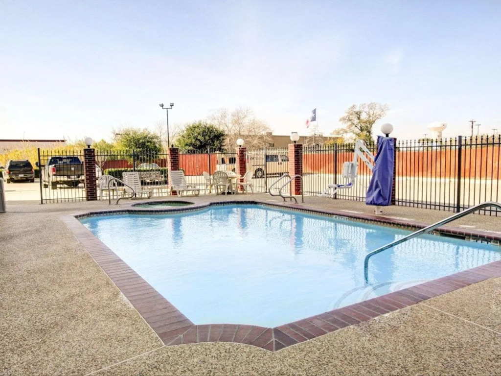 Comfort Suites Texas Ave