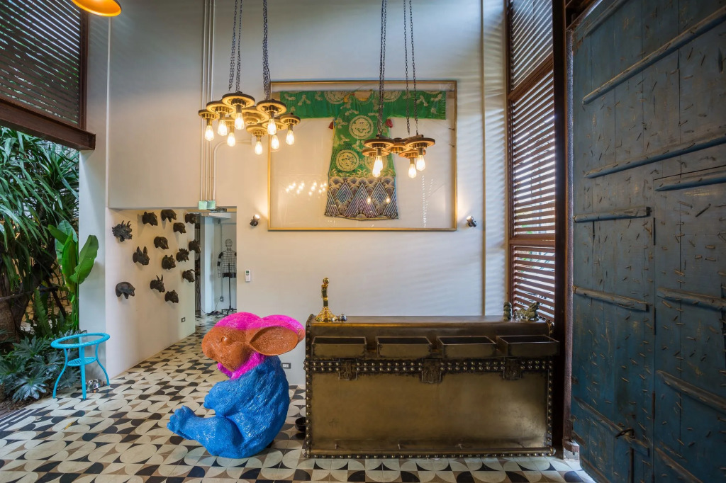 River Art Hotel