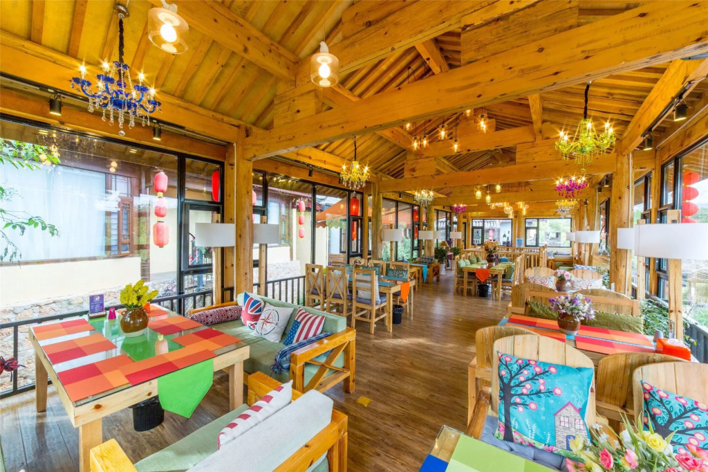 C'est La Vie Boutique Inn