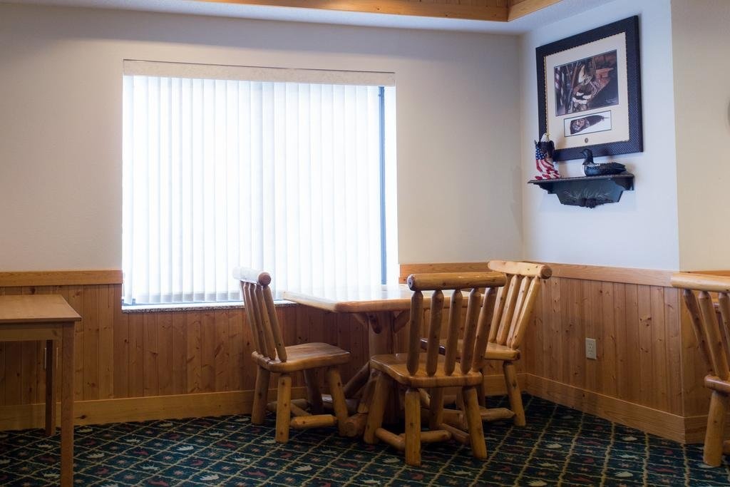 White Oak Inn & Suites