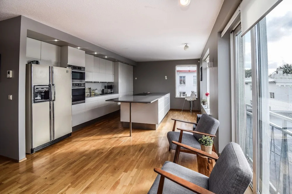 Apartment B52