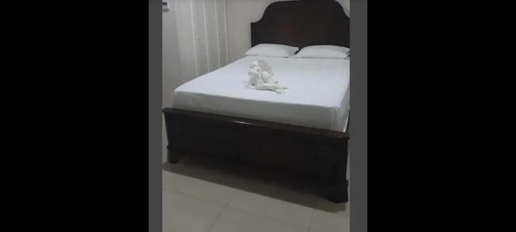 2-Bed Villa Sleeps 4 with Pool & Parking