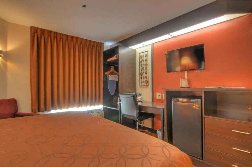 Smoky Mountain Inn & Suites