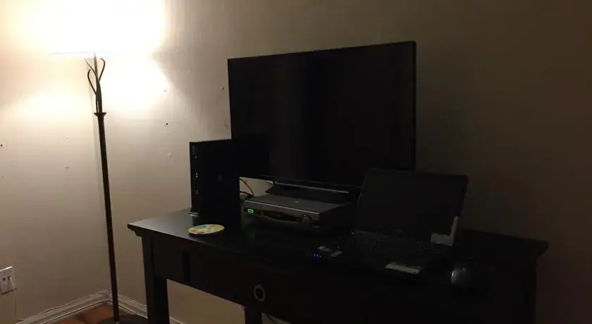 Hollywood Private One-Bedroom Apartment