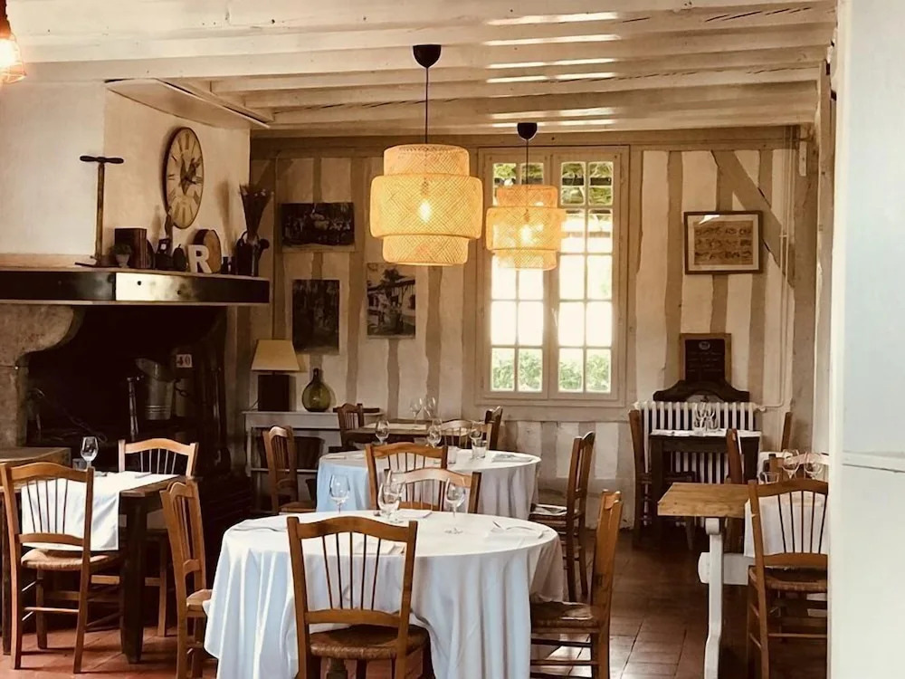 Hôtel et RESTAURANT traditionnel L Escalandes