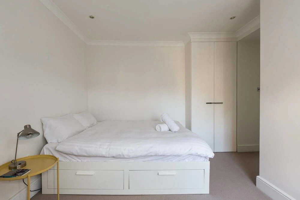 Huge 2 bed in Prime Location