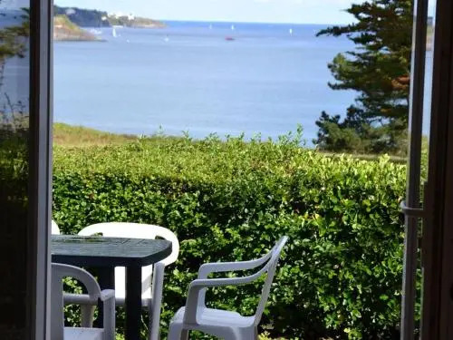 House Maison De 4 Chambres Avec Vue Sur Mer Et Un Jardin Non Clos A 50 M De De La Plage De Bordardou