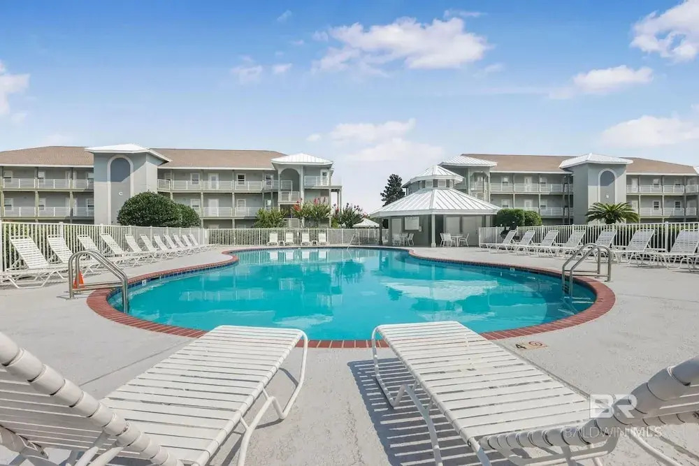 Romar Lakes 104B