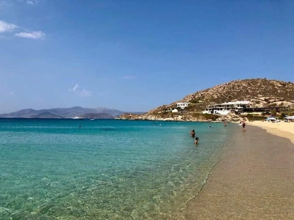 GOLDEN COAST NAXOS