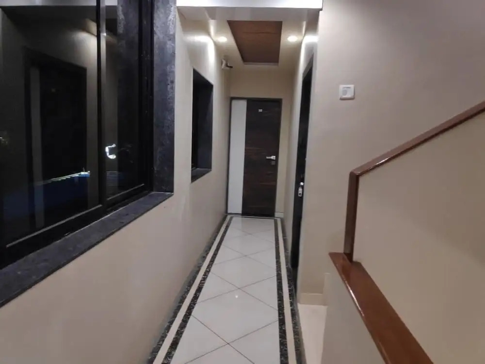 Hotel Mangal Residency Lonavala !! 600 Mts From Lonavala Railway Station !! Couple Friendly !!