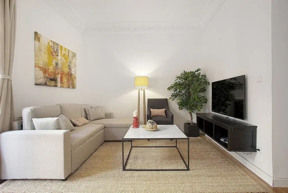 Big Apartment 2 Bedrooms & 2 Bathrooms. Chamberí