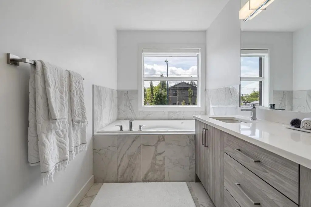 Kensington Calgary House 3BR 20 Min to Downtown