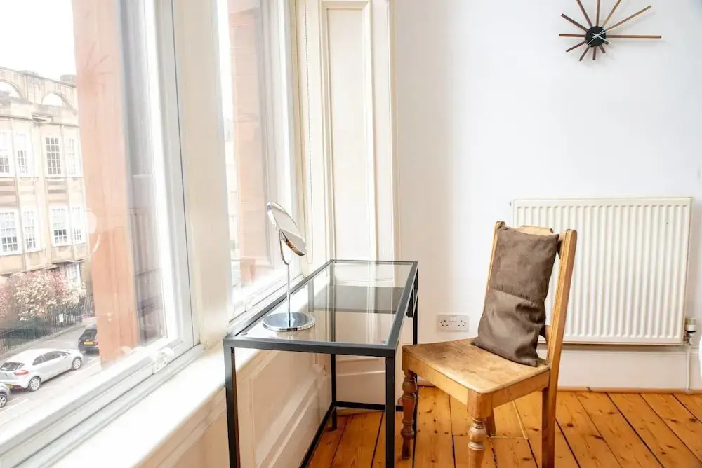 Charming 2-bedroom apt in the Heart of West End