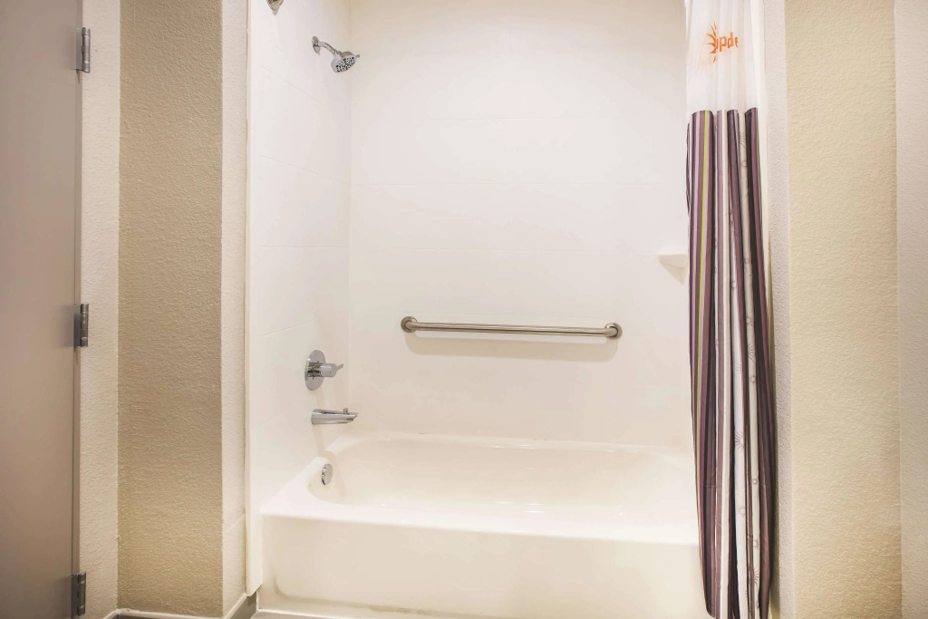 La Quinta by Wyndham Dallas Plano - The Colony