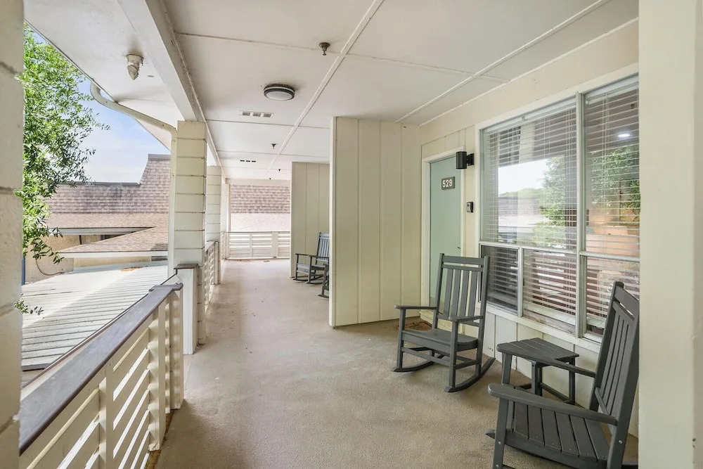 529 Sunsuite