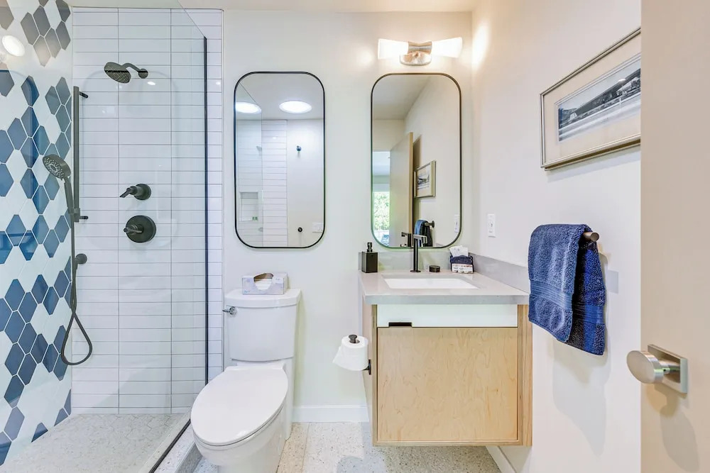2 Mi to Downtown: Luxe Palm Springs Home!