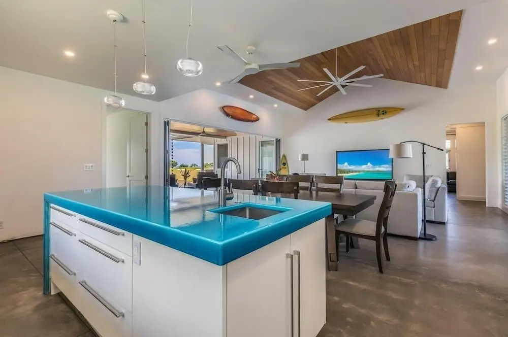 Kauai Tradewinds 4 Bedroom Home by RedAwning