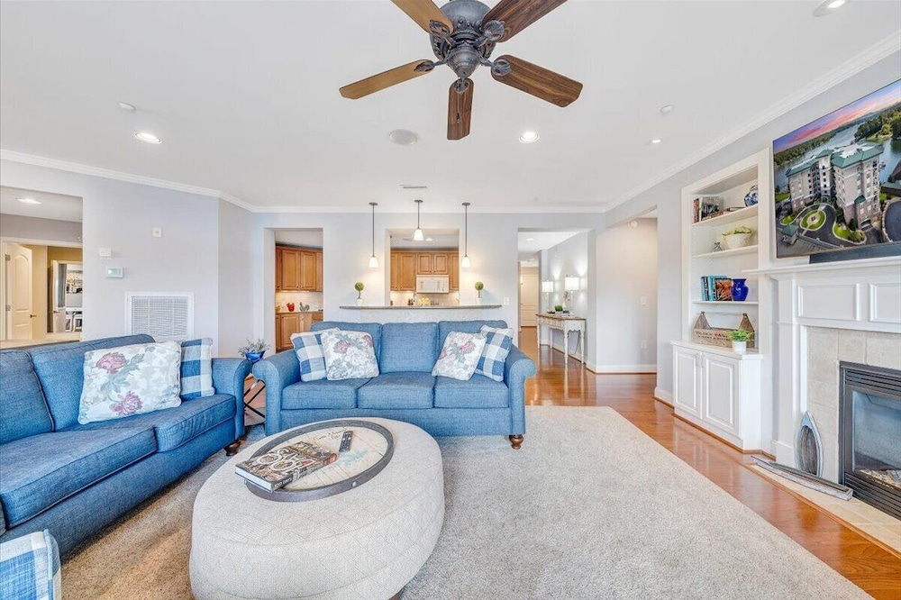 Lake Stardust - Condo With Pool ! Pet Friendly