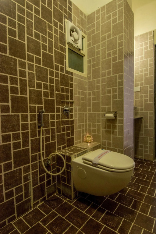 Hotel Metropolitan Near Sindhi Camp