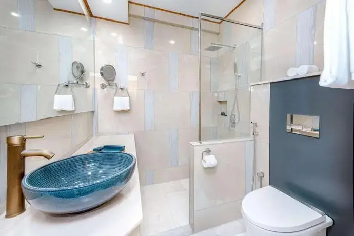 Flower Street provides accommodations with free Wifi, air conditioning