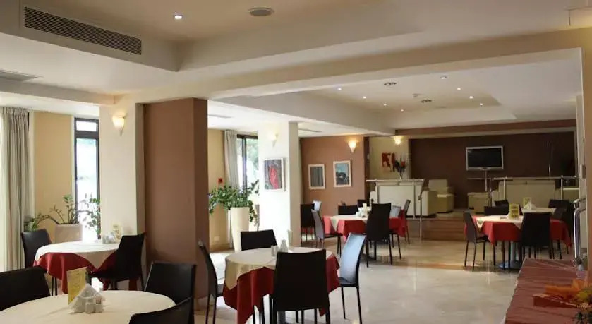 Europa Plaza Hotel