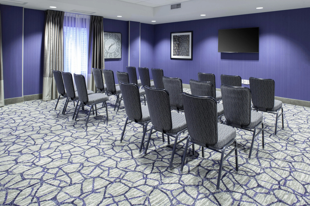 Hampton Inn & Suites Overland Park South