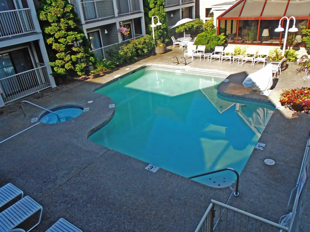 Clarion Inn