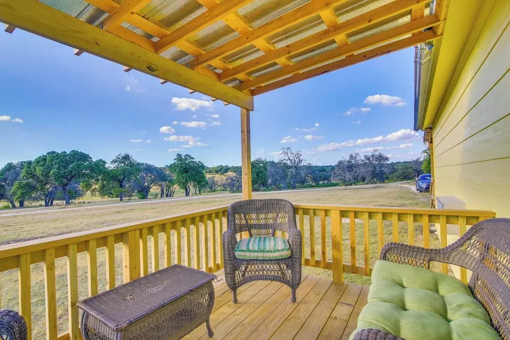 Ranch Cabin w/ Decks, 10 Mi to Fredericksburg