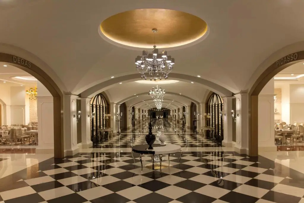 Delphin Imperial Lara
